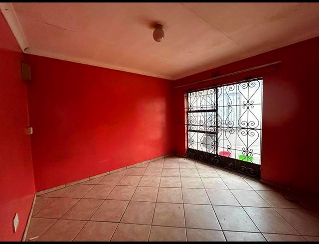 9 BEDROOM HOUSE FOR SALE IN TEDSTONEVILLE
